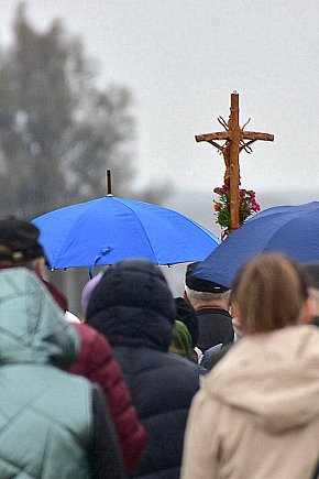 Korczów modlił się o pokój: Procesja różańcowa przez miejscowość-13976