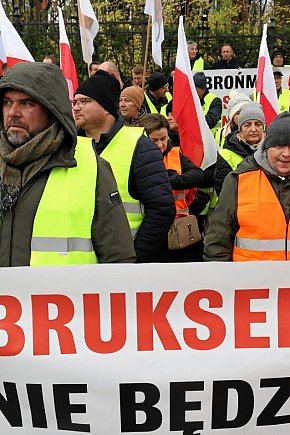 Plantatorzy tytoniu z Ziemi Biłgorajskiej na proteście w Warszawie!-14065