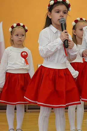 Od trzylatka do patrioty: Debiut I Międzyprzedszkolnego Przeglądu Pieśni Patriotycznych-14083