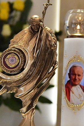 Wprowadzenie relikwii św. Jana Pawła II do Chmielka-14160