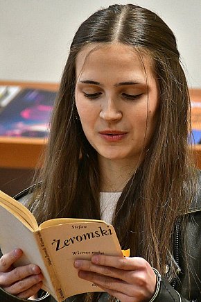 Trwa Powiatowy Konkurs Pięknego Czytania-14172