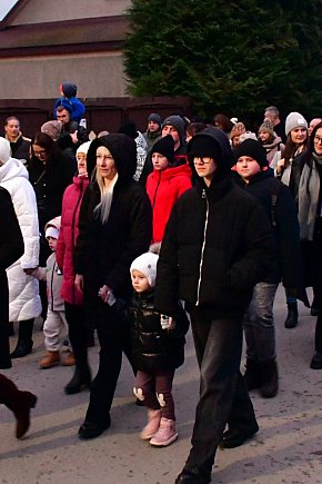 Taniec, teatr i świąteczne lampki: Mikołajki w Goraju-14265