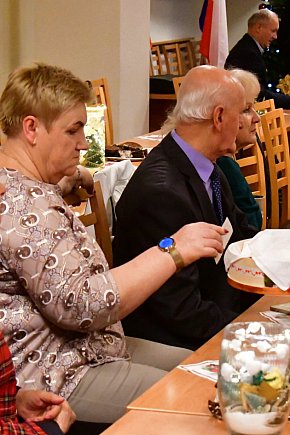 Relacja ze spotkania opłatkowego biłgorajskiego Uniwersytetu Trzeciego Wieku-14277