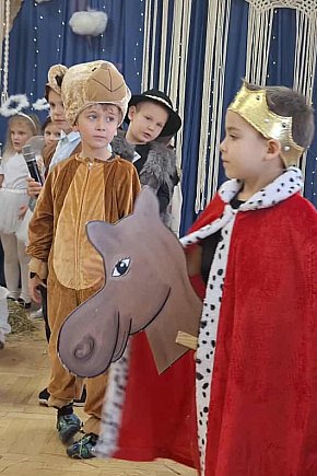 Grupa Liski oczarowała jasełkami w Przedszkolu Nr 2-14299