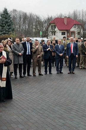 Ze stuletniego budynku do nowoczesności. Leśnicy z Józefowa mają nową siedzibę-14316