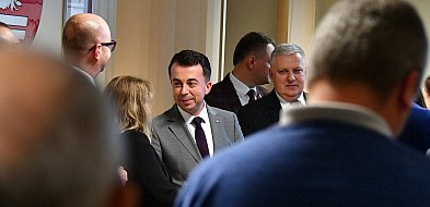 Starosta biłgorajski zostaje na stanowisku. Rada Powiatu zdecydowała (FOTO, VIDEO)-58695