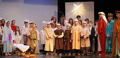 Młodzi artyści z Tarnogrodu zachwycili publiczność. Relacja z niedzielnych jasełek-60151