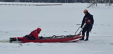 Ćwiczenia na lodzie w Biłgoraju: Bezpieczne ratownictwo w zimowych warunkach-60367