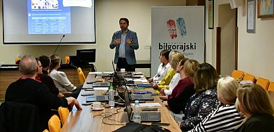 Cyfrowa rewolucja w Starostwie. NGO z powiatu biłgorajskiego uczą się pracy z AI