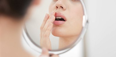 Opryszczka a zabiegi medycyny estetycznej – kiedy trzeba je odłożyć?