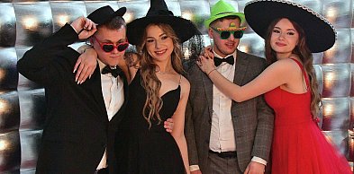 Studniówka RCEZ 2026. Krok w dorosłość przy dźwiękach narodowego tańca (FOTO)