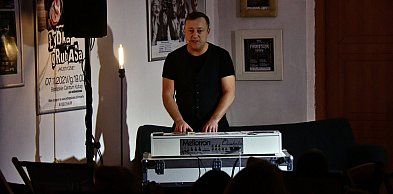 Czesław Mozil w Biłgoraju! Koncert, stand-up i wielkie emocje w studiu tatuażu