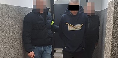 Uszkodził pojazdy i próbował zaatakować policjantów