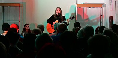 Słowo śpiewane i mówione. Nastrojowe spotkanie w Muzeum Ziemi Biłgorajskiej (FOTO)