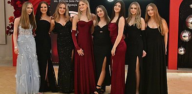 Wyjątkowa studniówka w biłgorajskim „Katoliku” (FOTO)