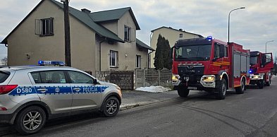 Policjanci uratowali dwie osoby przed śmiercią w pożarze