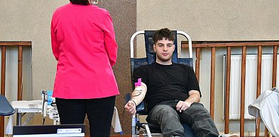 „Elektryk” naładowany pomaganiem. 72 osoby oddały krew w biłgorajskim RCEZ (FOTO)