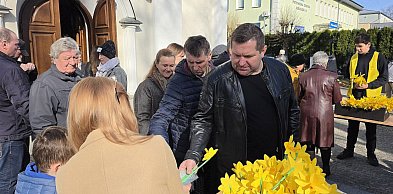 Symbol wielkiej pomocy. Biłgorajska „Piątka” kwestuje dla chorych (FOTO)