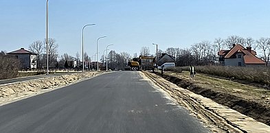 Wiosna. Kontynuowane są prace inwestycyjne na drodze powiatowej (FOTO)