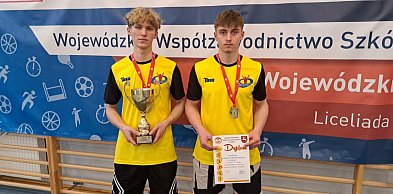 Tenisowy majstersztyk w wykonaniu ZSZiO. Mamy wicemistrzostwo województwa