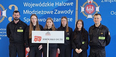 Młode strażaczki ze Smólska Dużego z sukcesem na zawodach w Piaskach