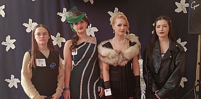 Biłgorajskie fryzjerki podbijają Puławy. Sukces uczennic na „Paryskim balu”