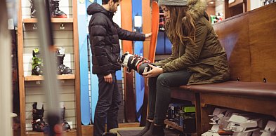 Jakie akcesoria są niezbędne do wyjazdu na narty?