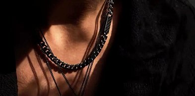 Pancerka czy splot królewski? Sprawdź, który łańcuszek Manoki najlepiej podkreśli