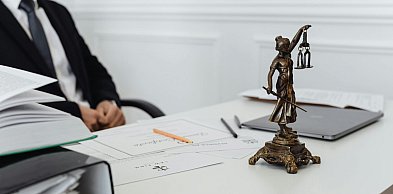 Jak wygląda postępowanie karne w sprawach o przestępstwa seksualne krok po kroku