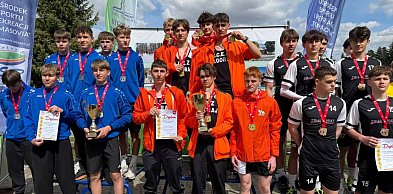 Złoto dla RCEZ! Młodzi biegacze z Biłgoraja bezkonkurencyjni w województwie