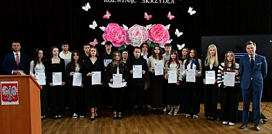 Koniec ważnego etapu. Uroczyste pożegnanie abiturientów w biłgorajskim ZSZiO