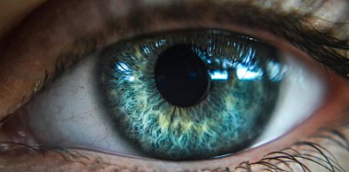 Jak przejść metamorfozę? Kolorowe soczewki