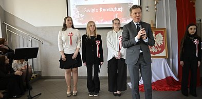 Lekcja patriotyzmu w ZSZiO: Uczcili rocznicę uchwalenia Konstytucji 3 Maja