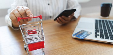 Na jakiej platformie stworzyć sklep internetowy? Porównanie rozwiązań