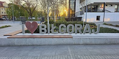 "I love Biłgoraj" przed ratuszem. Nowa wizytówka Placu Wolności