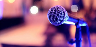 Jak organizować event bez inwestycji w drogi sprzęt multimedialny?