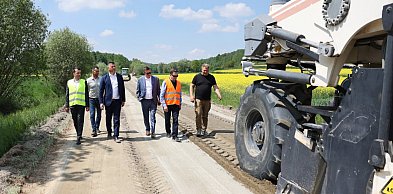 Przebudowa drogi Albinów - Jędrzejówka za 1,4 mln zł
