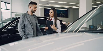 Na co można liczyć kupując auto w autoryzowanym salonie?