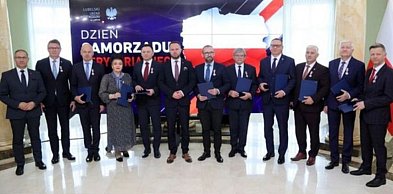 Józefów: Zasłużeni samorządowcy z prestiżowymi odznakami