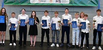 Pow. Biłgorajski. Wielka gala sportu szkolnego. Nagrodzono młodych mistrzów