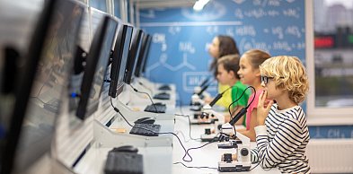 Sztuczna inteligencja w szkole. Nowe laboratorium w gminie Józefów