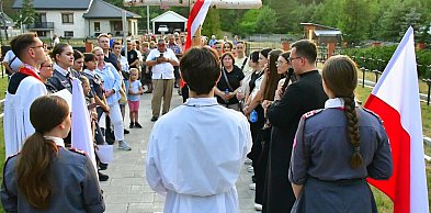 Nocna modlitwa w lasach. VII Partyzancka Droga Krzyżowa w Osuchach (FOTO)
