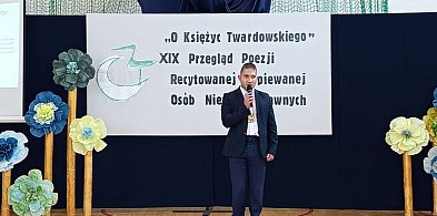 "O księżyc Twardowskiego" i jubileusz w Biszczy: Poezja, serce i 20 lat pracy...-57111