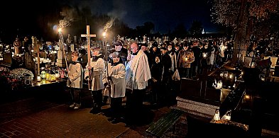 Droga krzyżowa wśród zniczy na Wszystkich Świętych (FOTO, VIDEO)-57728