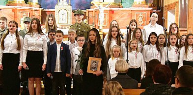 Wieczornica patriotyczna w Majdanie Starym (FOTO, VIDEO)-58064