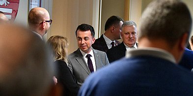 Starosta biłgorajski zostaje na stanowisku. Rada Powiatu zdecydowała (FOTO, VIDEO)-58695