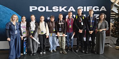 Od szkolnej ławki do Międzynarodowej Stacji Kosmicznej. Uczniowie "Piątki" na-59421