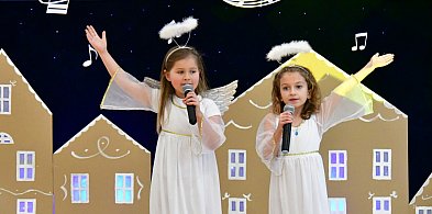 W Stanisławowie kolędują i pomagają (FOTO, VIDEO)-60250