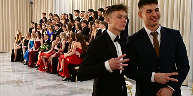 Poloneza czas zacząć! Studniówka biłgorajskiej „Budowlanki” (FOTO, VIDEO)-60304