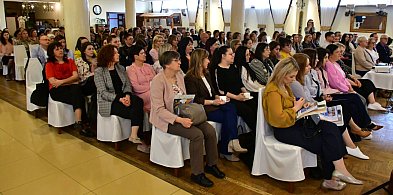 Wiedza, która chroni najmłodszych. Powiatowa konferencja w Józefowie